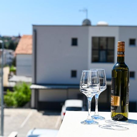 Apartment Laura, Free Parking, Balcony, 4 Ppl トロギール エクステリア 写真