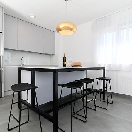 Apartment Laura, Free Parking, Balcony, 4 Ppl トロギール エクステリア 写真