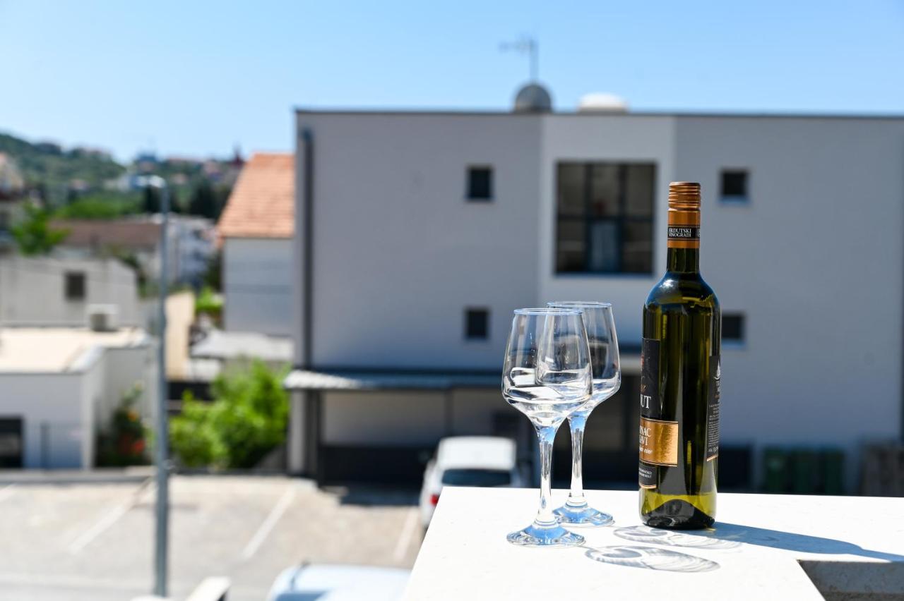 Apartment Laura, Free Parking, Balcony, 4 Ppl トロギール エクステリア 写真