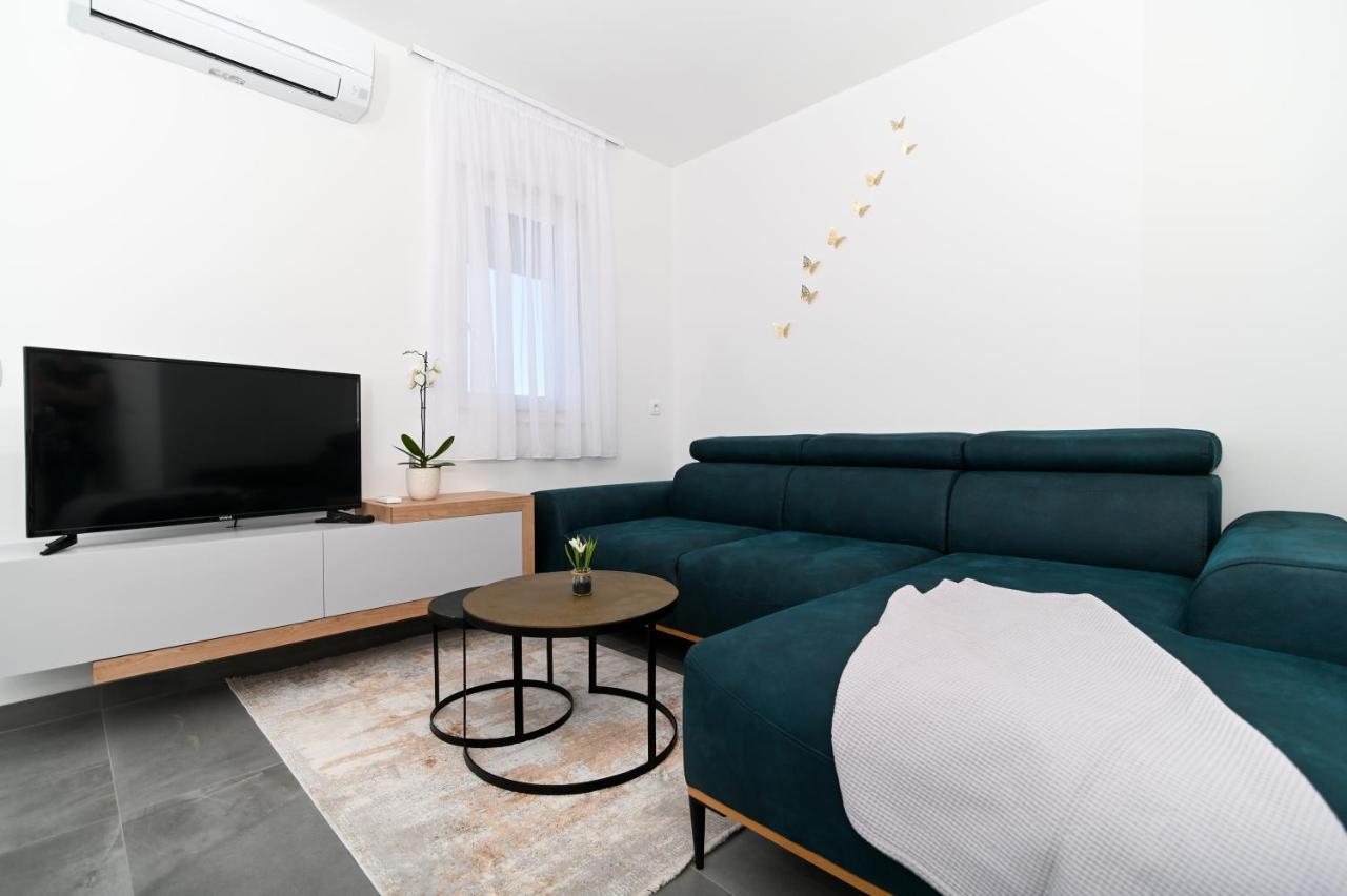 Apartment Laura, Free Parking, Balcony, 4 Ppl トロギール エクステリア 写真