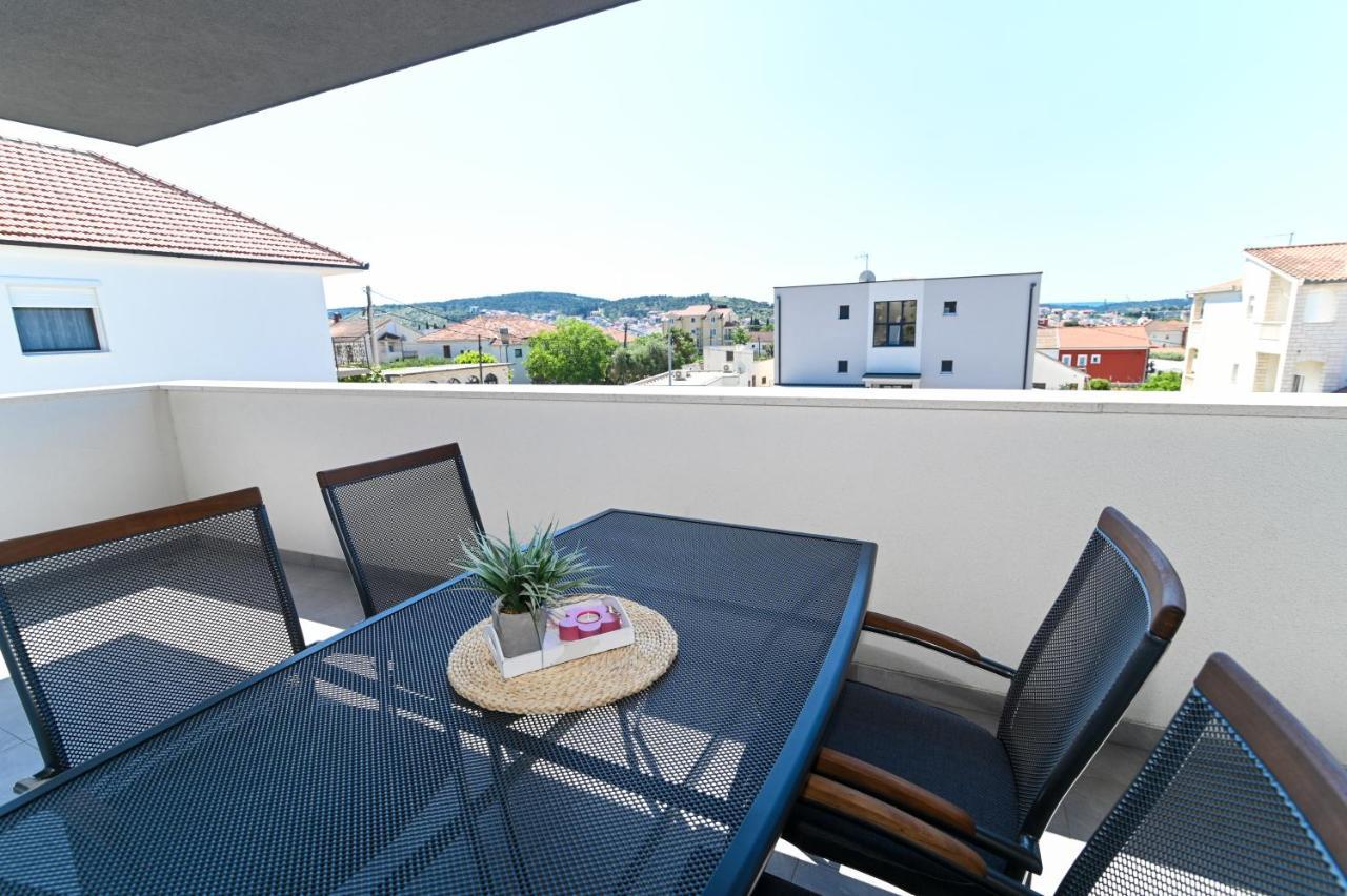 Apartment Laura, Free Parking, Balcony, 4 Ppl トロギール エクステリア 写真