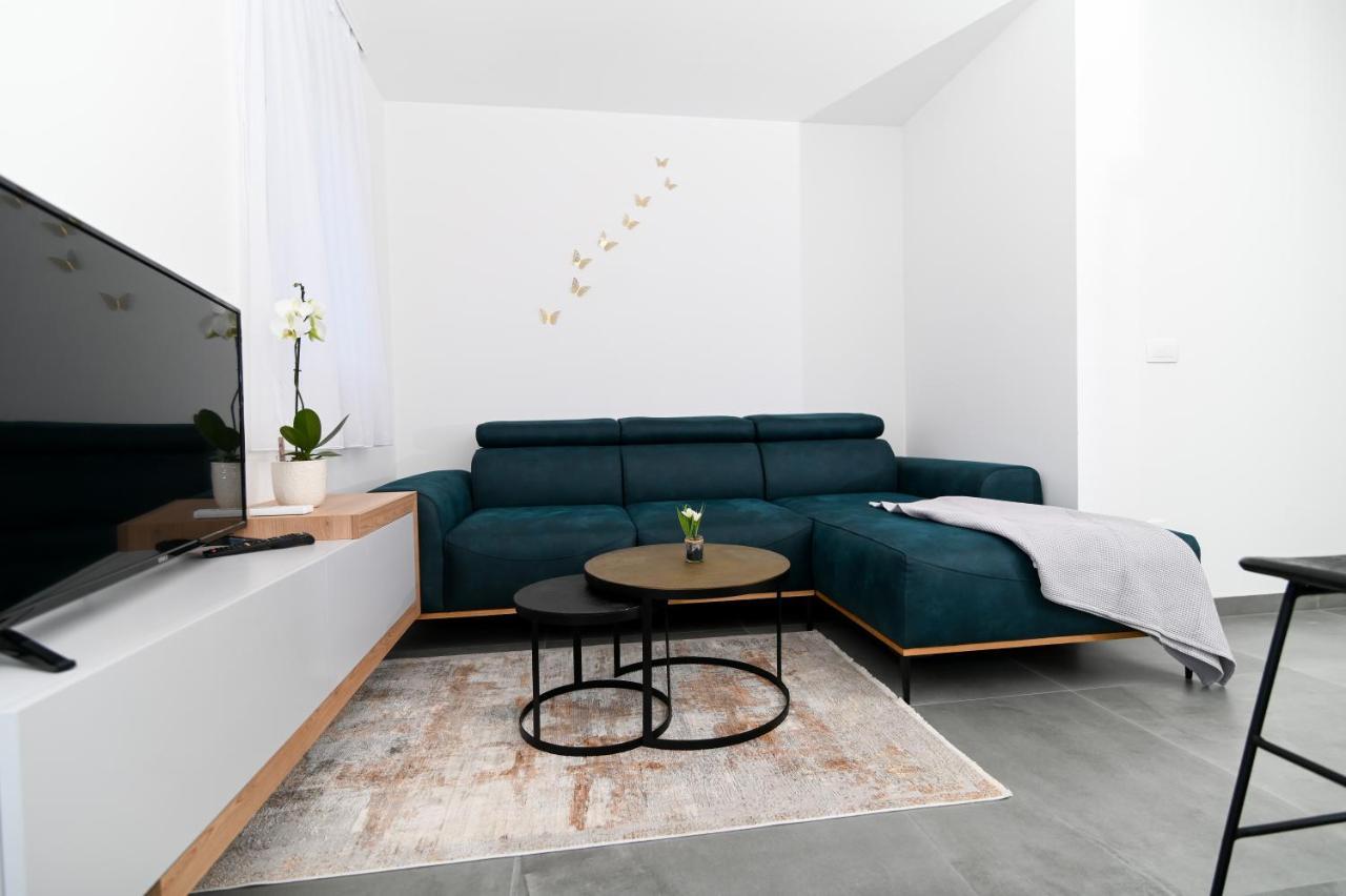 Apartment Laura, Free Parking, Balcony, 4 Ppl トロギール エクステリア 写真