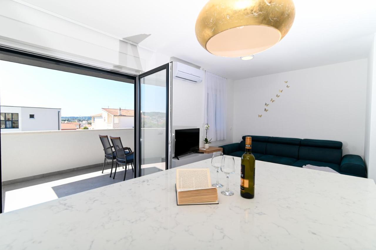 Apartment Laura, Free Parking, Balcony, 4 Ppl トロギール エクステリア 写真