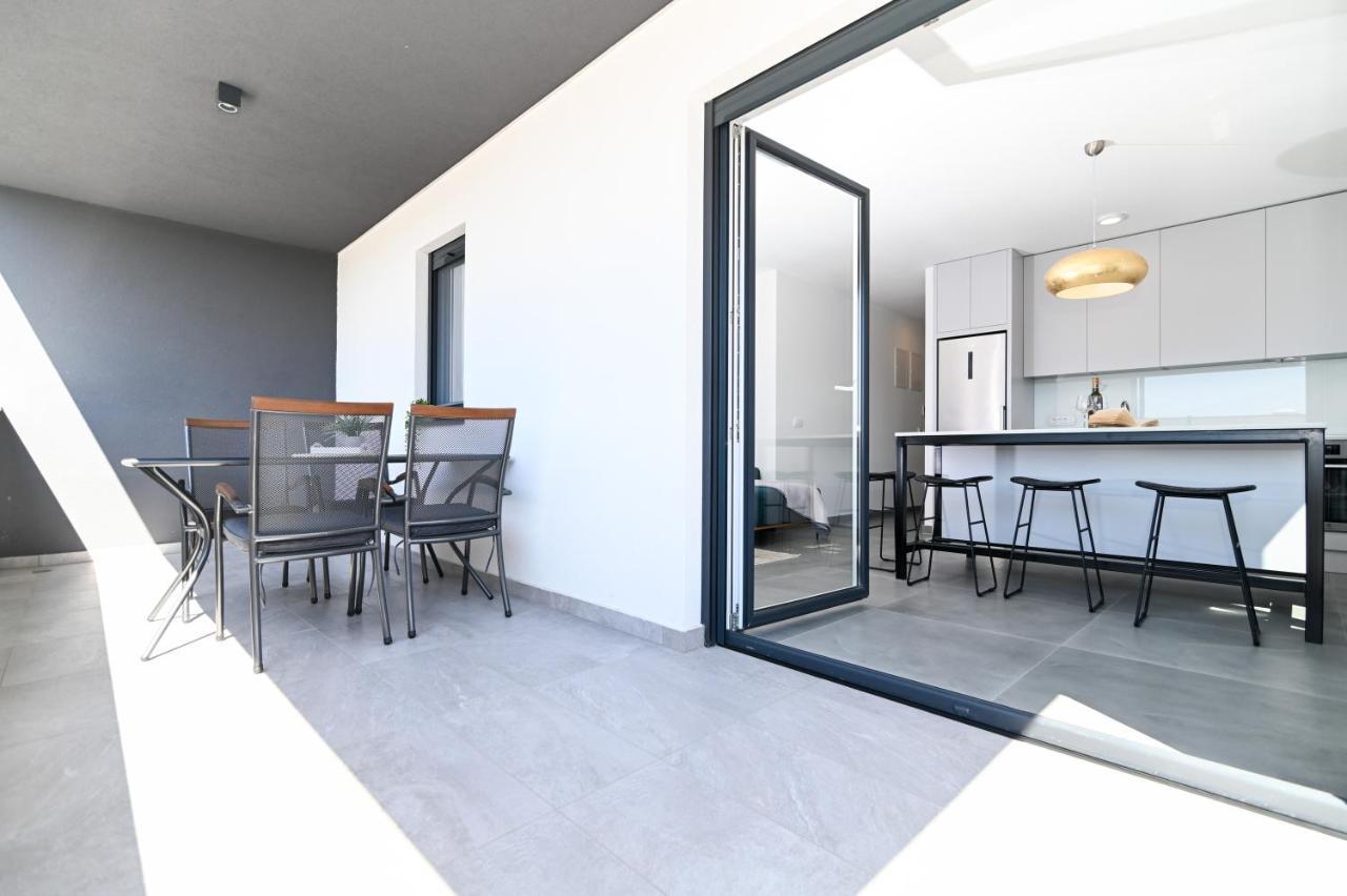 Apartment Laura, Free Parking, Balcony, 4 Ppl トロギール エクステリア 写真